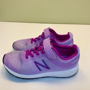 New balance running shoes kids - size 2- Used